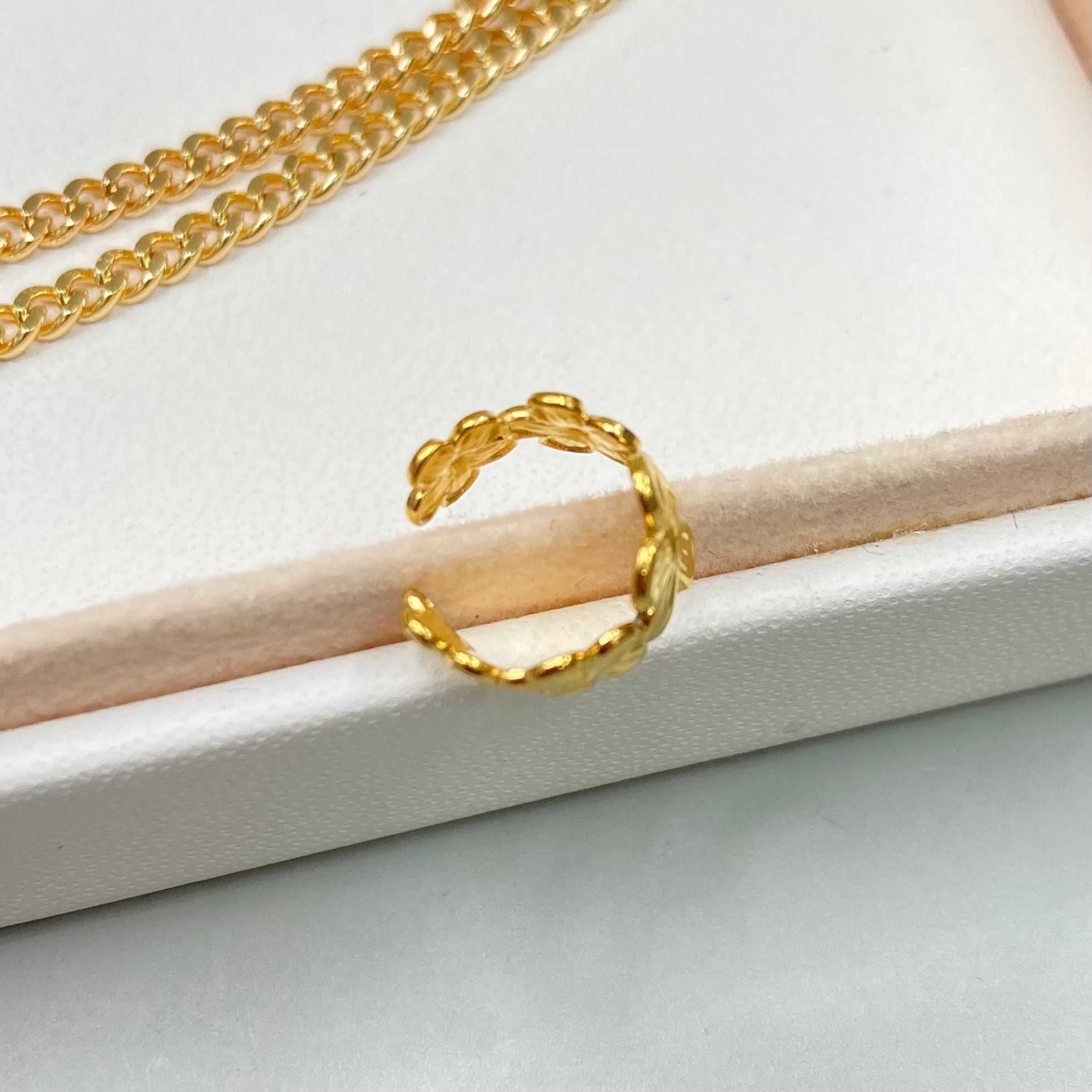 EAR CUFF FLORES DORADAS| BAÑO DE ORO 18K