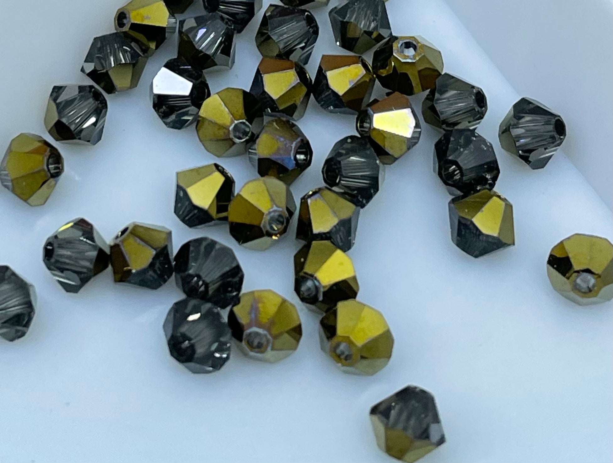 Bead Swarovski Crystals | 4mm | C3 Sat | 25u | Dorado metalizado gris traslucido