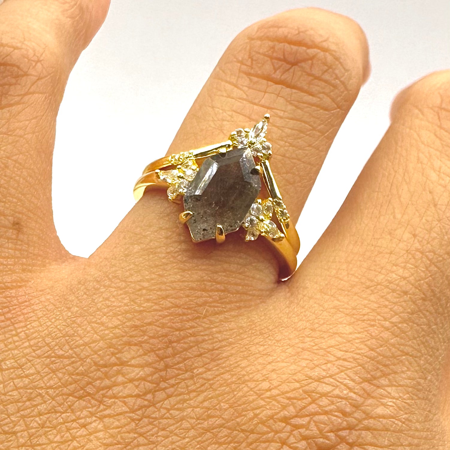 ANILLO TRES PUNTOS | BAÑO DE ORO 14K