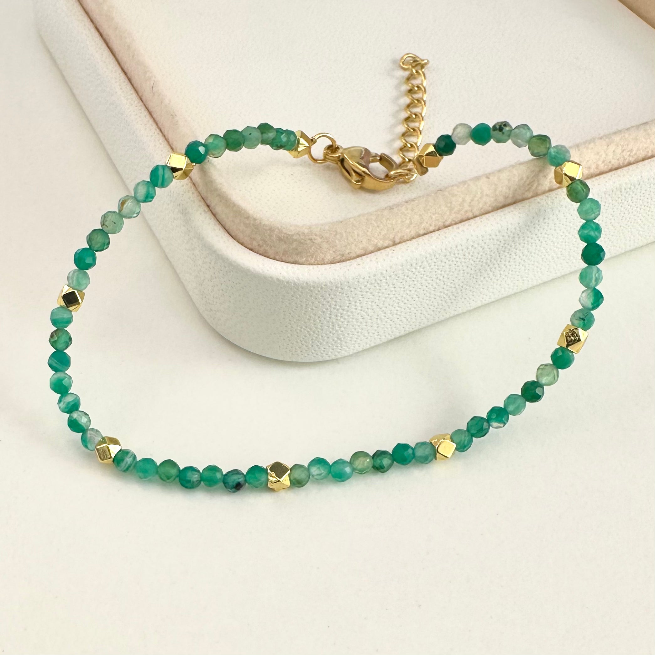 PULSERA DE PIEDRAS | ONIX VERDE | BAÑO DE ORO | 20CM