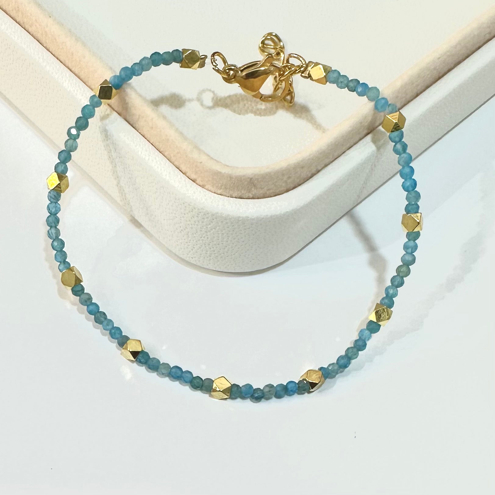 PULSERA DE PIEDRAS | APATITA | BAÑO DE ORO | 20CM (13-3B)