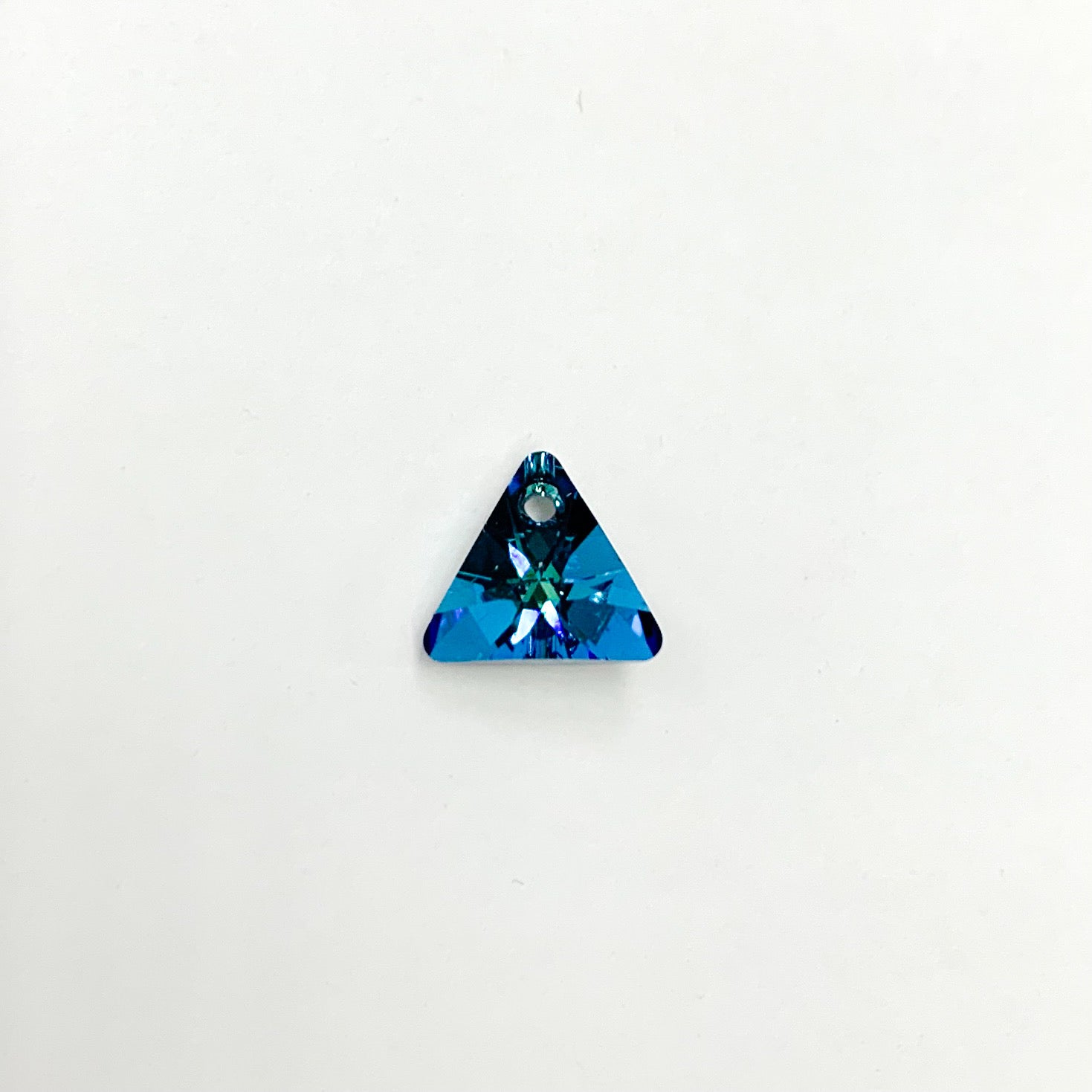 SWAROVSKI CRYSTALS | COLGANTE TRIANGULO (C3)