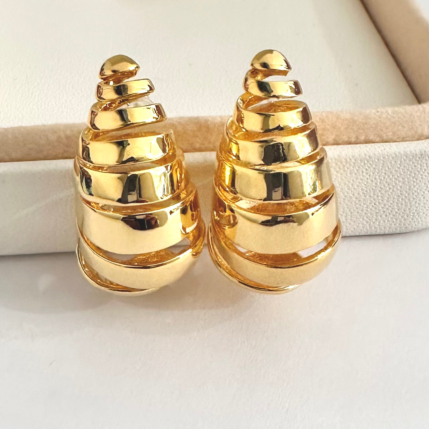 AROS HUEVITO DISEÑO | BAÑO DE ORO 18K | 30MM