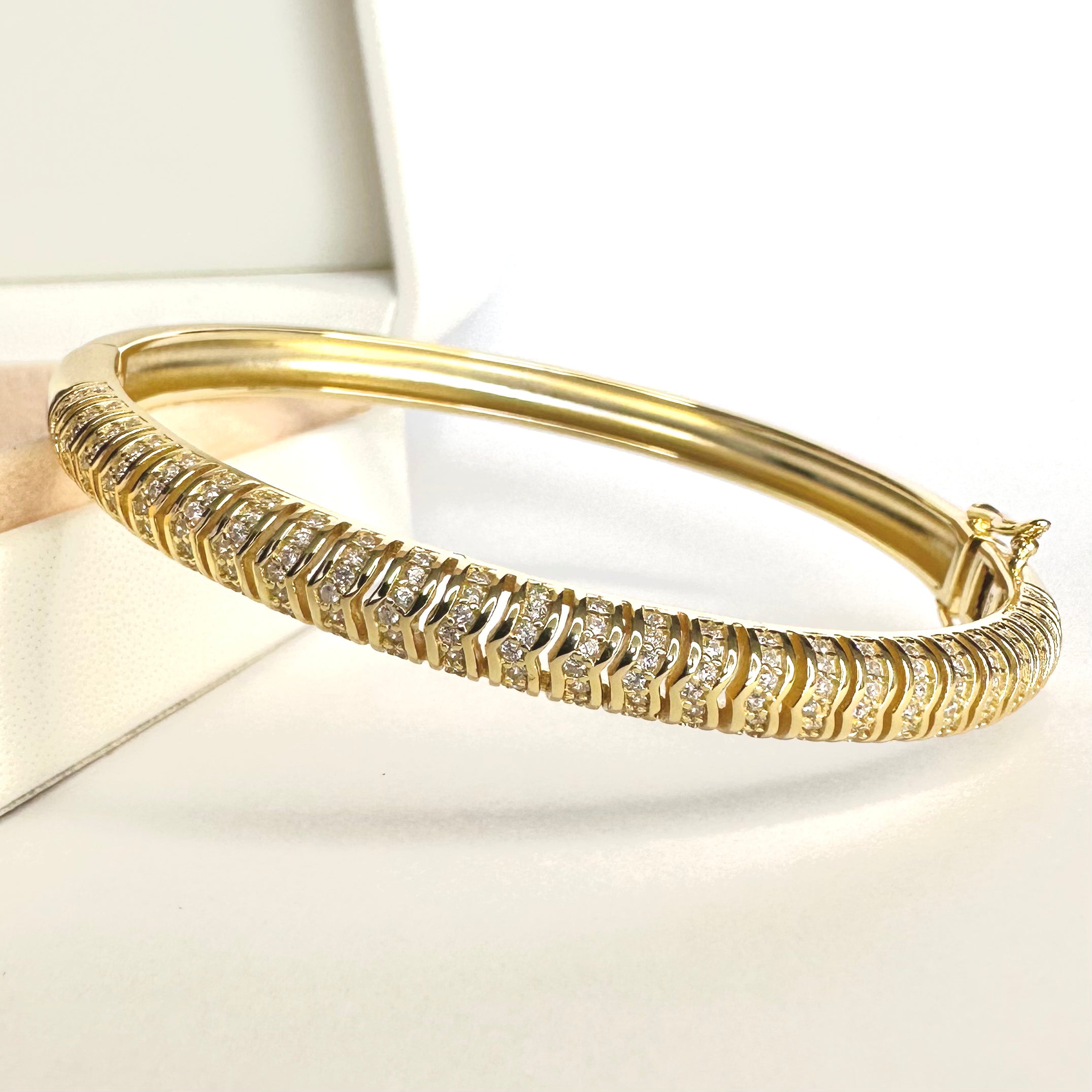 PULSERA DISEÑO | BAÑO DE ORO 14K | 19CM