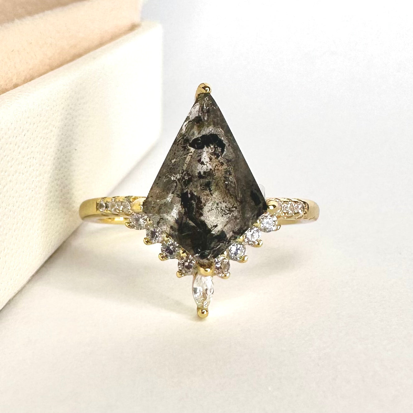 ANILLO “COMETA” | DIAMANTE HERKIMER | BAÑO DE ORO 14K