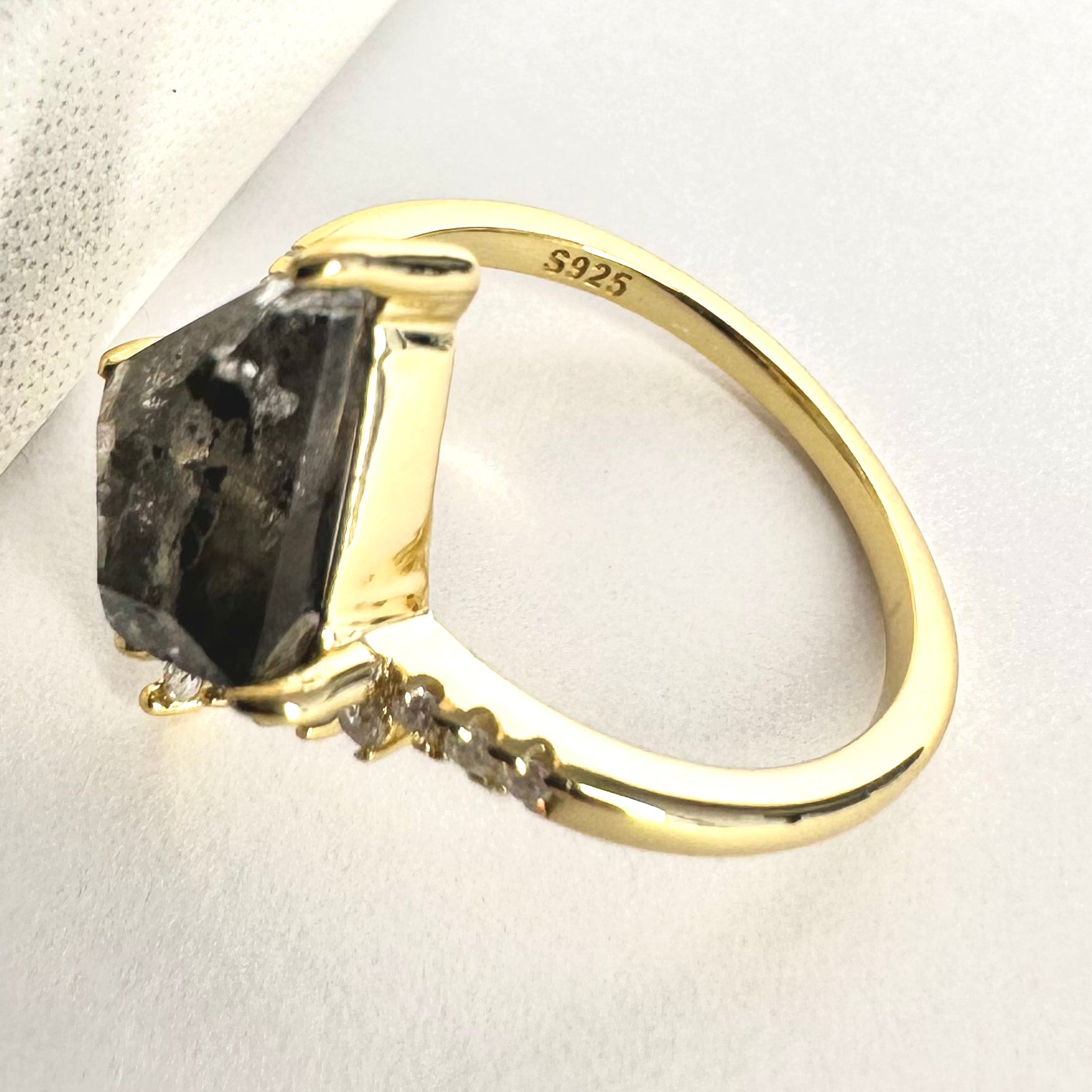 ANILLO “COMETA” | DIAMANTE HERKIMER | BAÑO DE ORO 14K