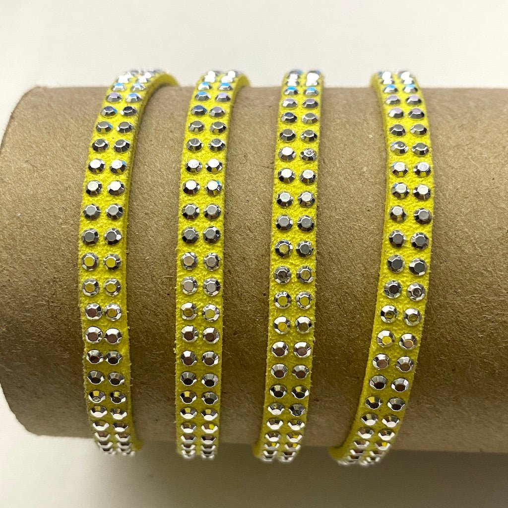 GAMUZA CON STRASS | 7MM | 1MTR | AMARILLO (19-1Z) [23-3H]