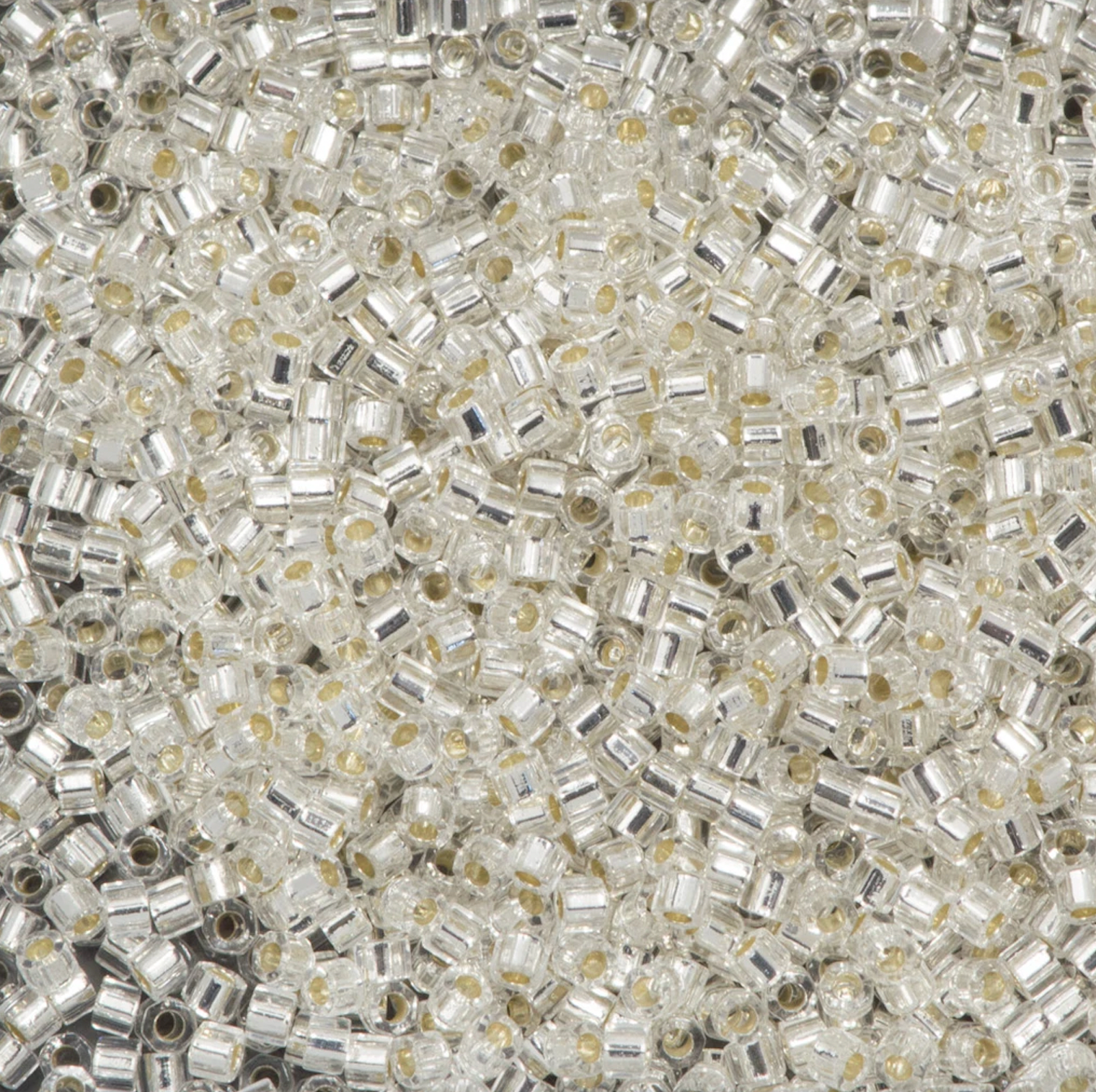 Miyuki Delica Beads 11/0 | 41CDB | silverline transparente hexagonal